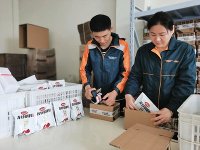 盱眙邮政 小料包大助攻，调出龙虾产业好“味道”